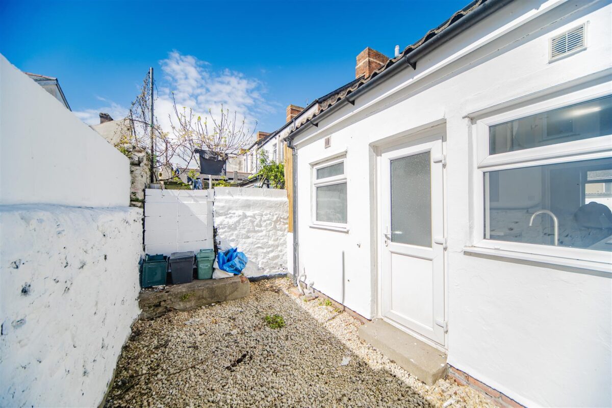 Llewellyn Street, Barry