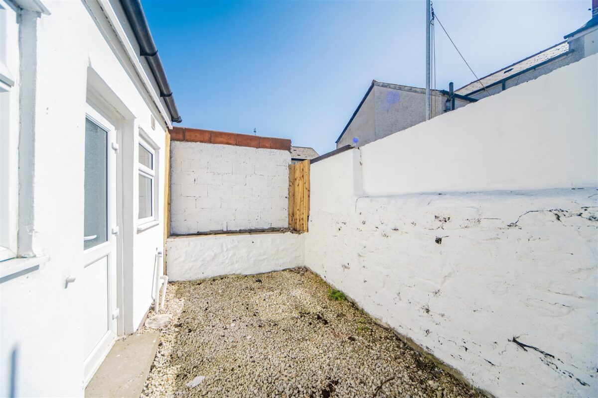 Llewellyn Street, Barry