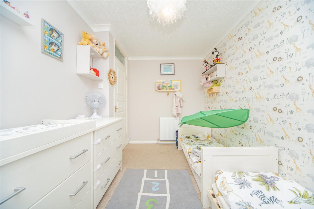 Columbus Close, Barry