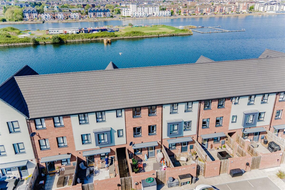 Ffordd Pentre, Barry