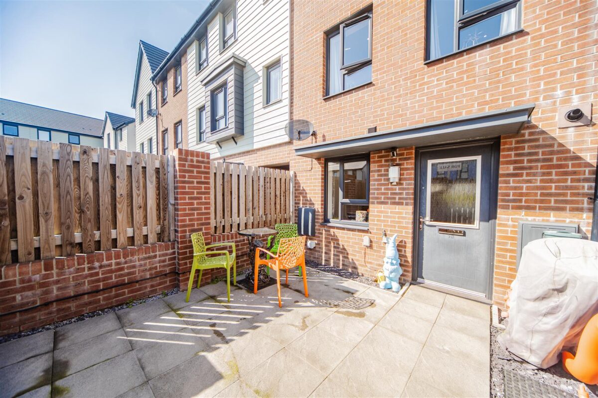 Ffordd Pentre, Barry