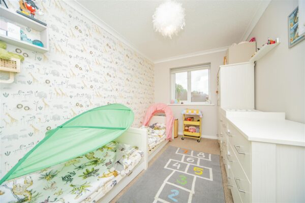 Columbus Close, Barry