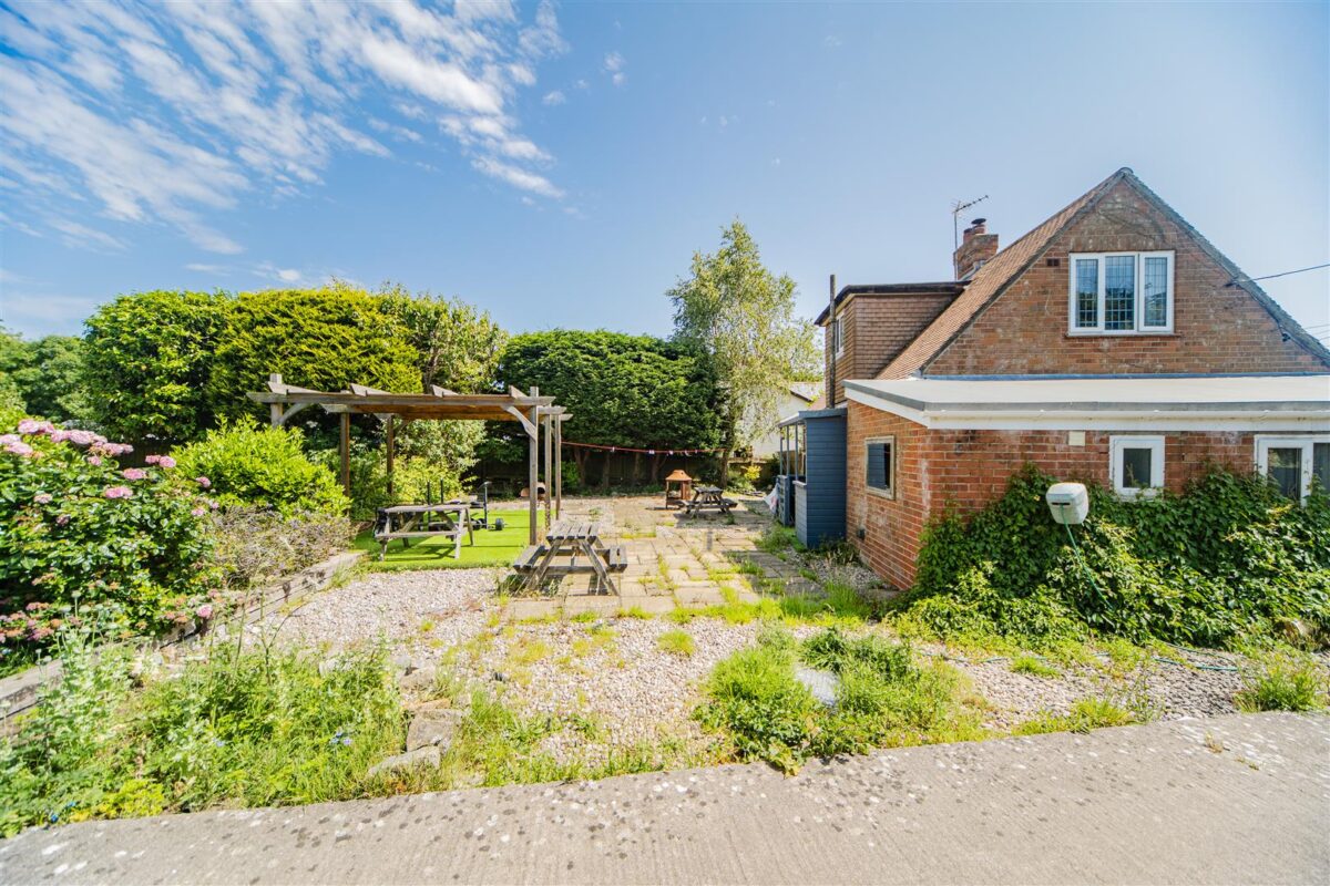 Cross Common Road, Dinas Powys