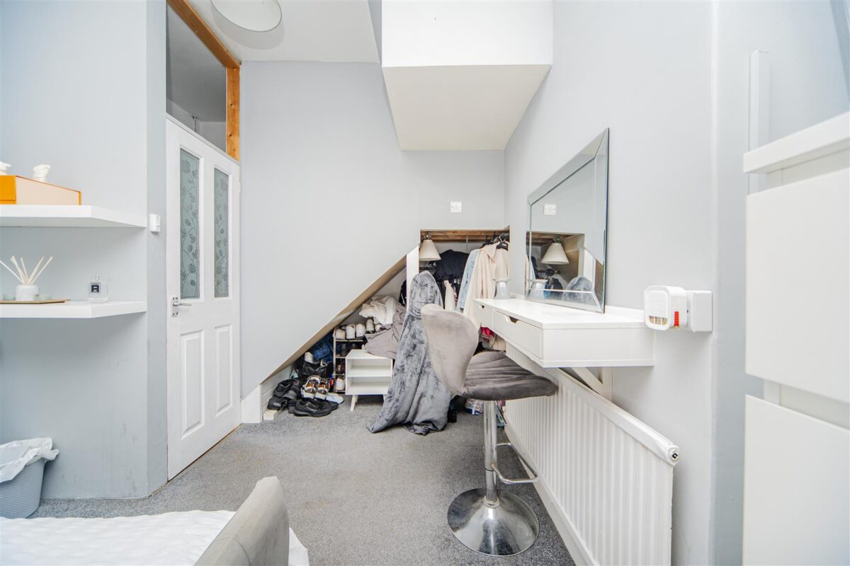 Charles Place, Barry