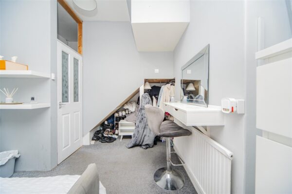 Charles Place, Barry