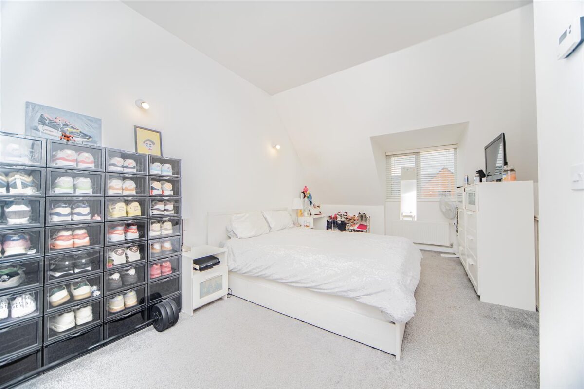 Ffordd Y Mileniwm, Barry