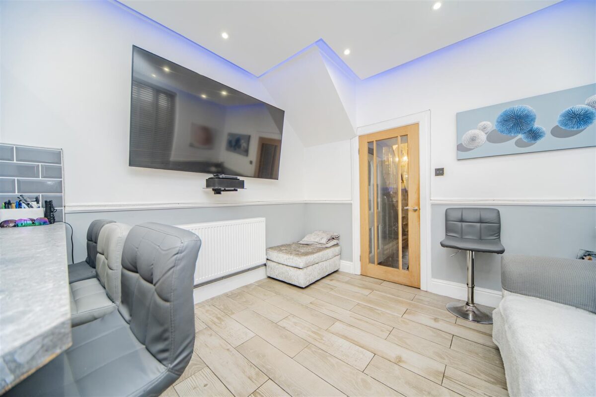 Charles Place, Barry