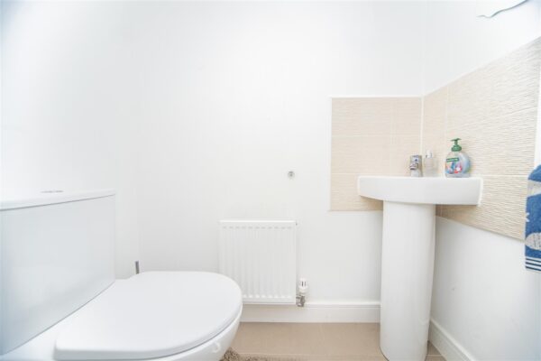 Ffordd Y Mileniwm, Barry