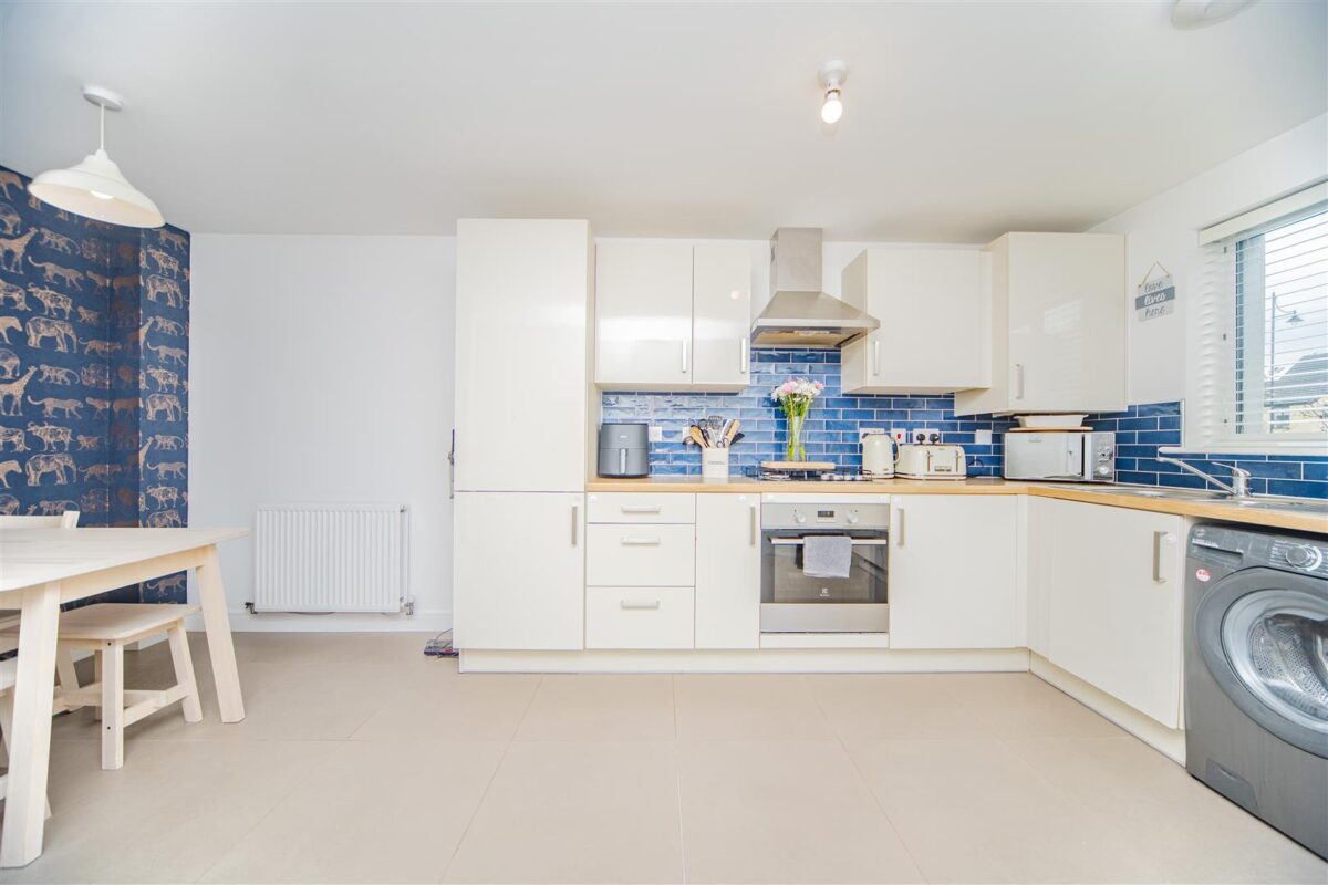 Ffordd Y Mileniwm, Barry