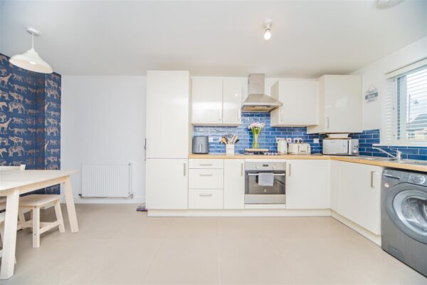 Ffordd Y Mileniwm, Barry