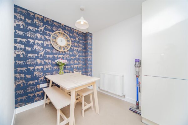 Ffordd Y Mileniwm, Barry