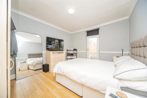 Charles Place, Barry