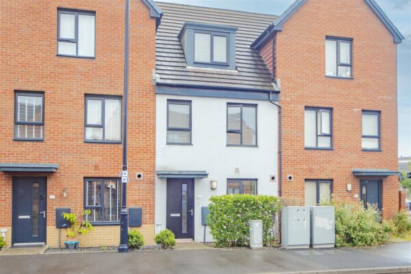 Ffordd Y Mileniwm, Barry