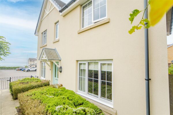 Crib Y Sianel, Rhoose, Barry