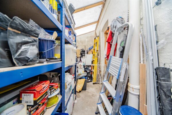 Charles Place, Barry