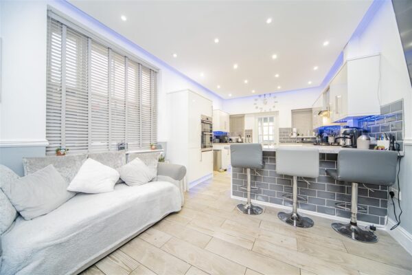 Charles Place, Barry