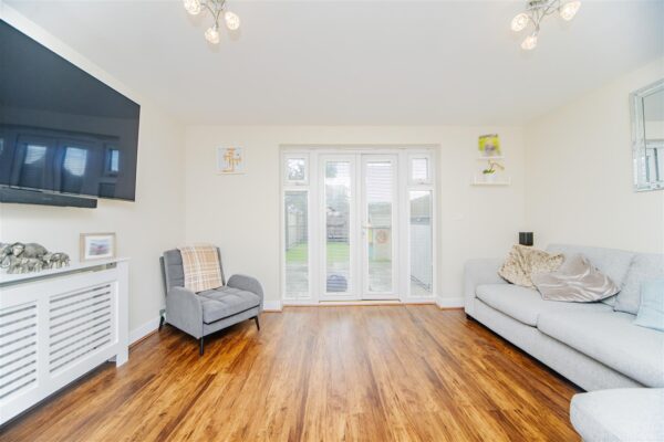 Ffordd Y Mileniwm, Barry