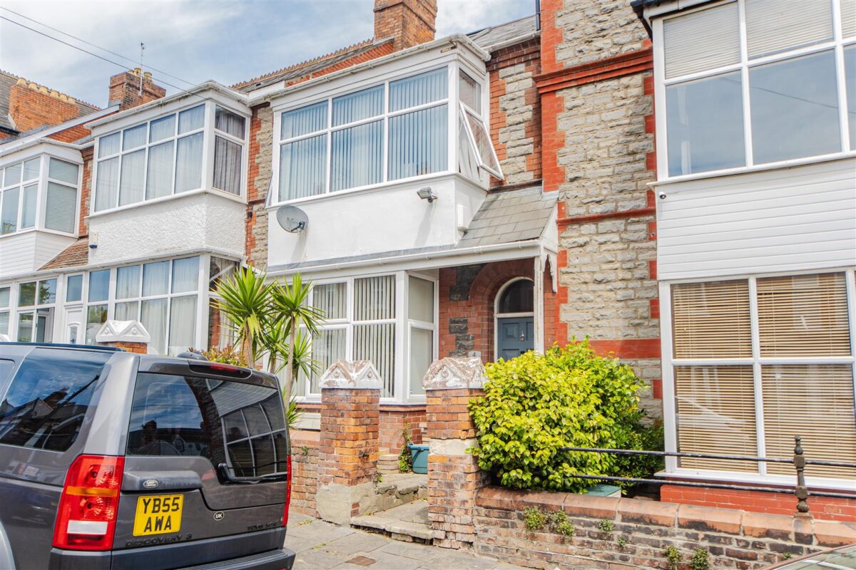 Charles Place, Barry