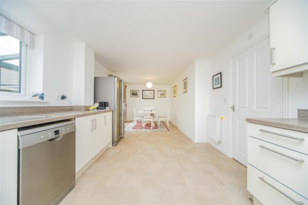 Crib Y Sianel, Rhoose, Barry