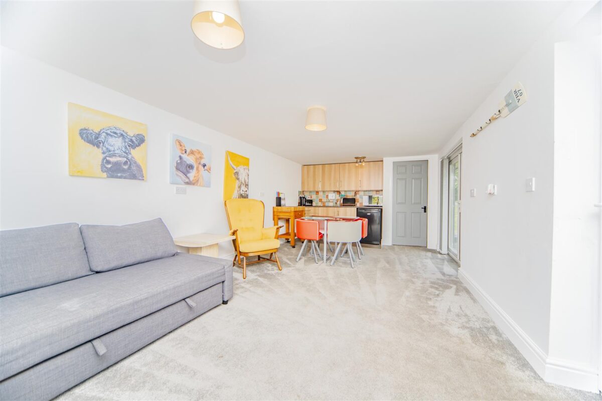 Cross Common Road, Dinas Powys