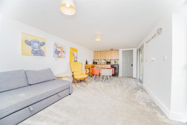 Cross Common Road, Dinas Powys