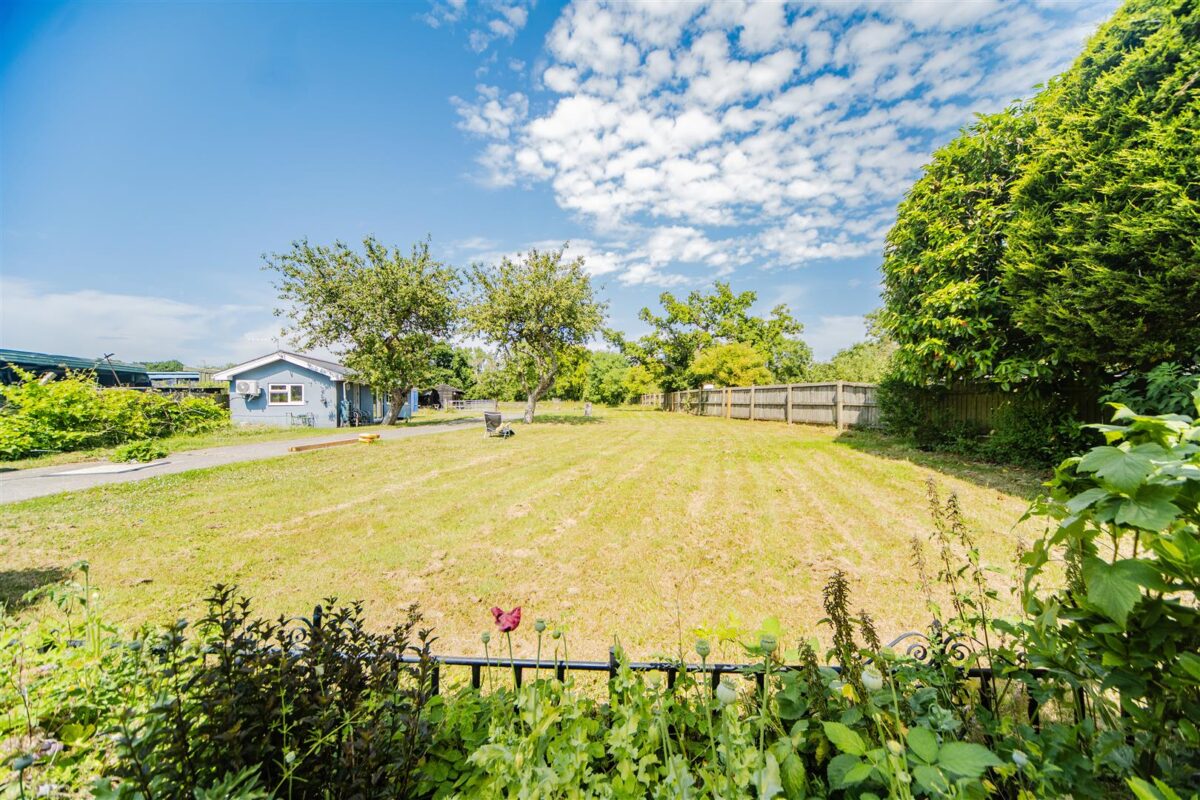 Cross Common Road, Dinas Powys
