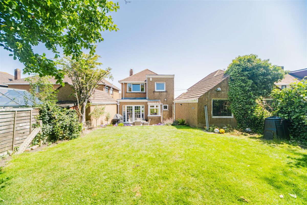 Hawthorn Road, Barry