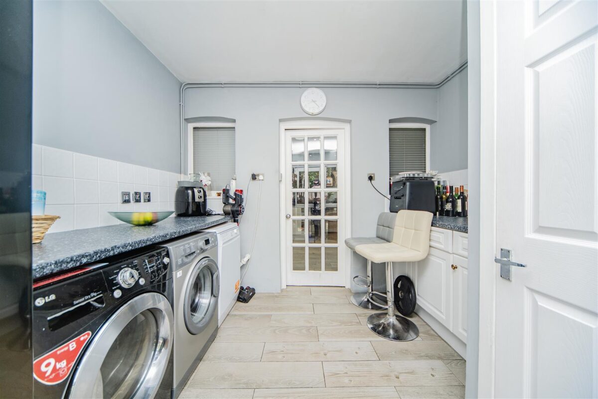 Charles Place, Barry