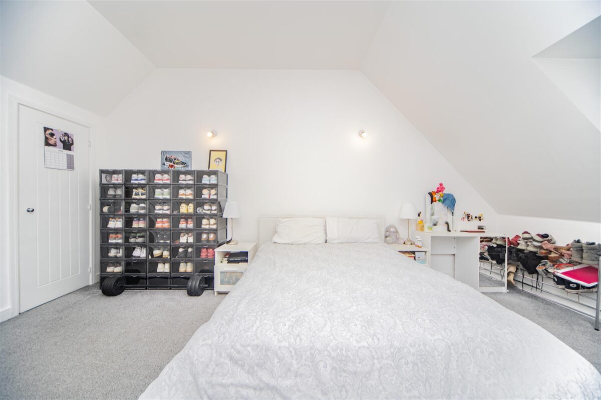 Ffordd Y Mileniwm, Barry