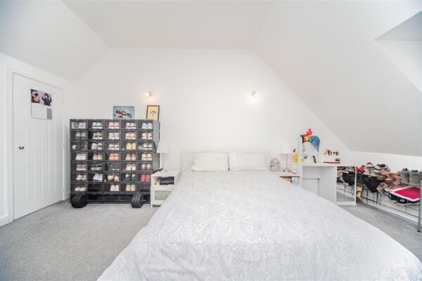 Ffordd Y Mileniwm, Barry