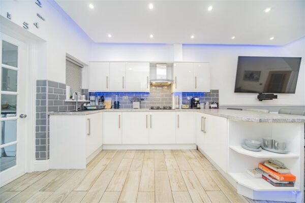 Charles Place, Barry