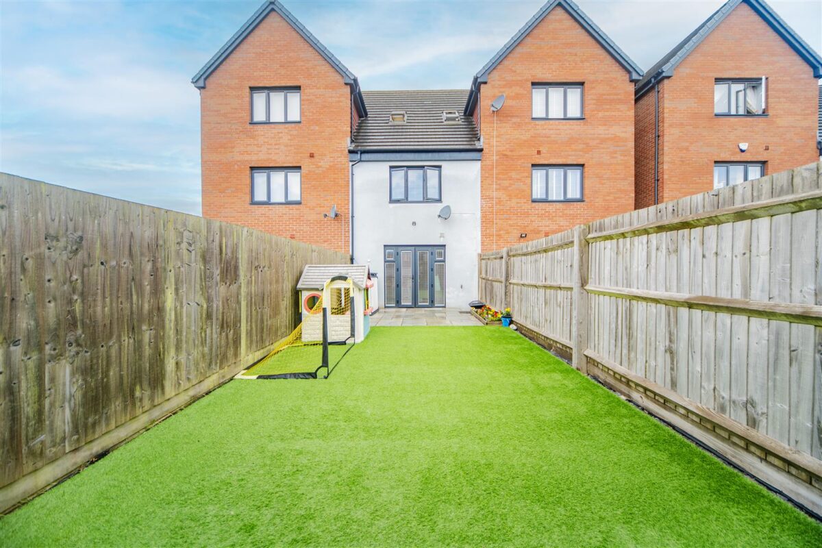 Ffordd Y Mileniwm, Barry