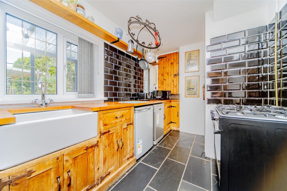 Cross Common Road, Dinas Powys