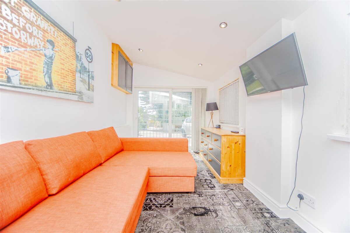 Cross Common Road, Dinas Powys