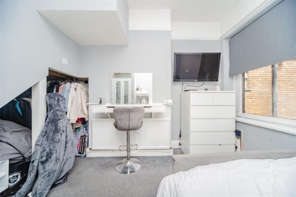 Charles Place, Barry