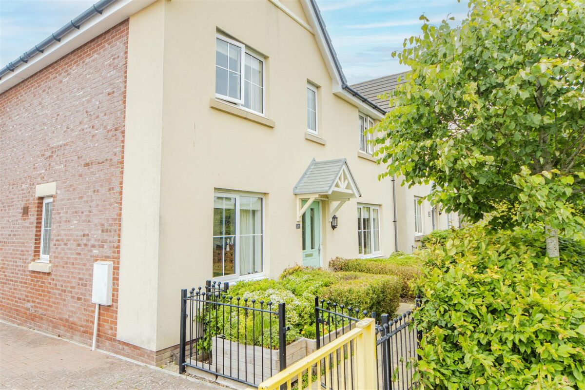 Crib Y Sianel, Rhoose, Barry