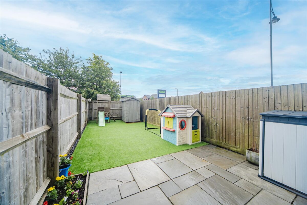 Ffordd Y Mileniwm, Barry