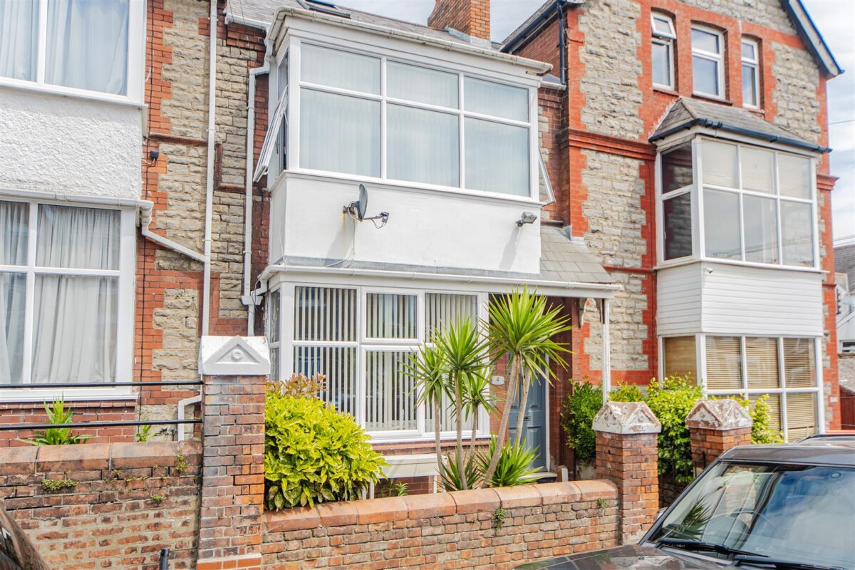 Charles Place, Barry