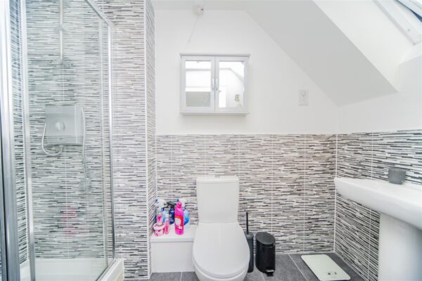 Ffordd Y Mileniwm, Barry