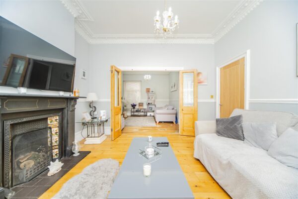 Charles Place, Barry