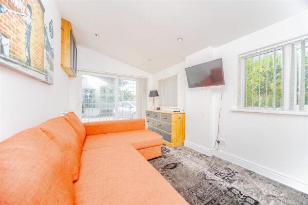 Cross Common Road, Dinas Powys