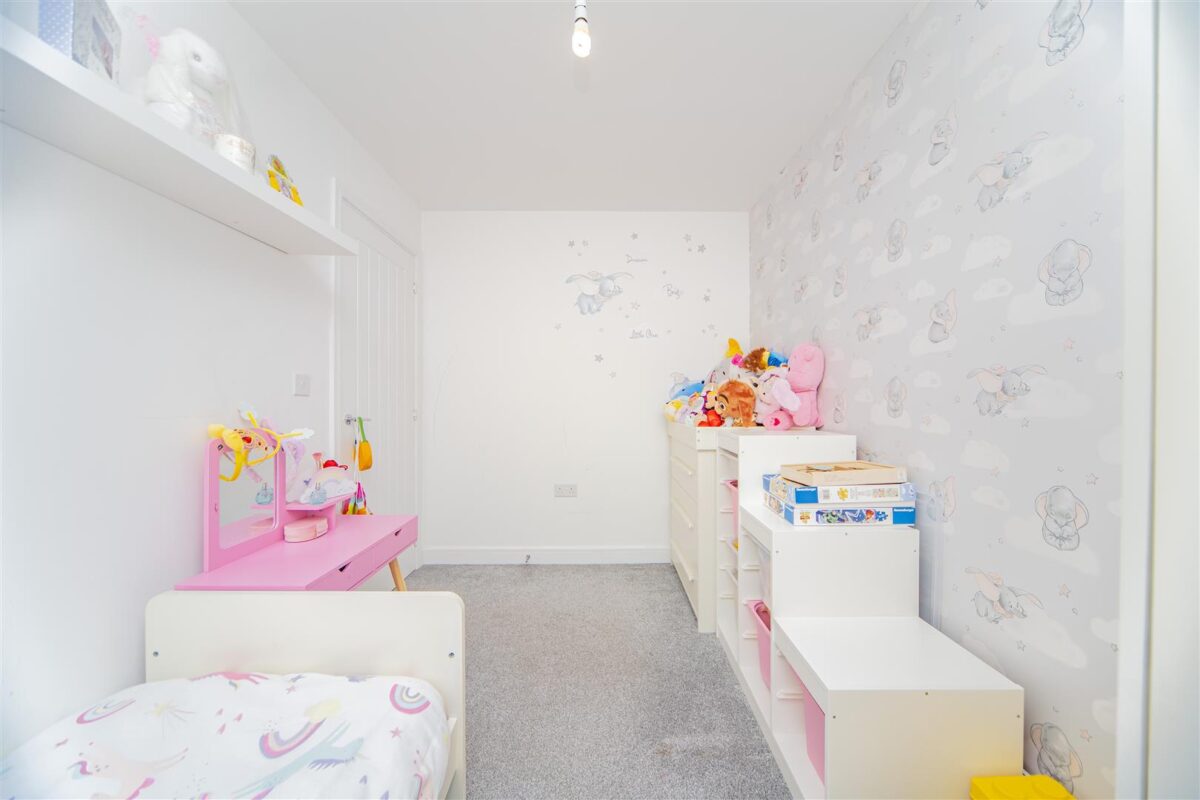 Ffordd Y Mileniwm, Barry