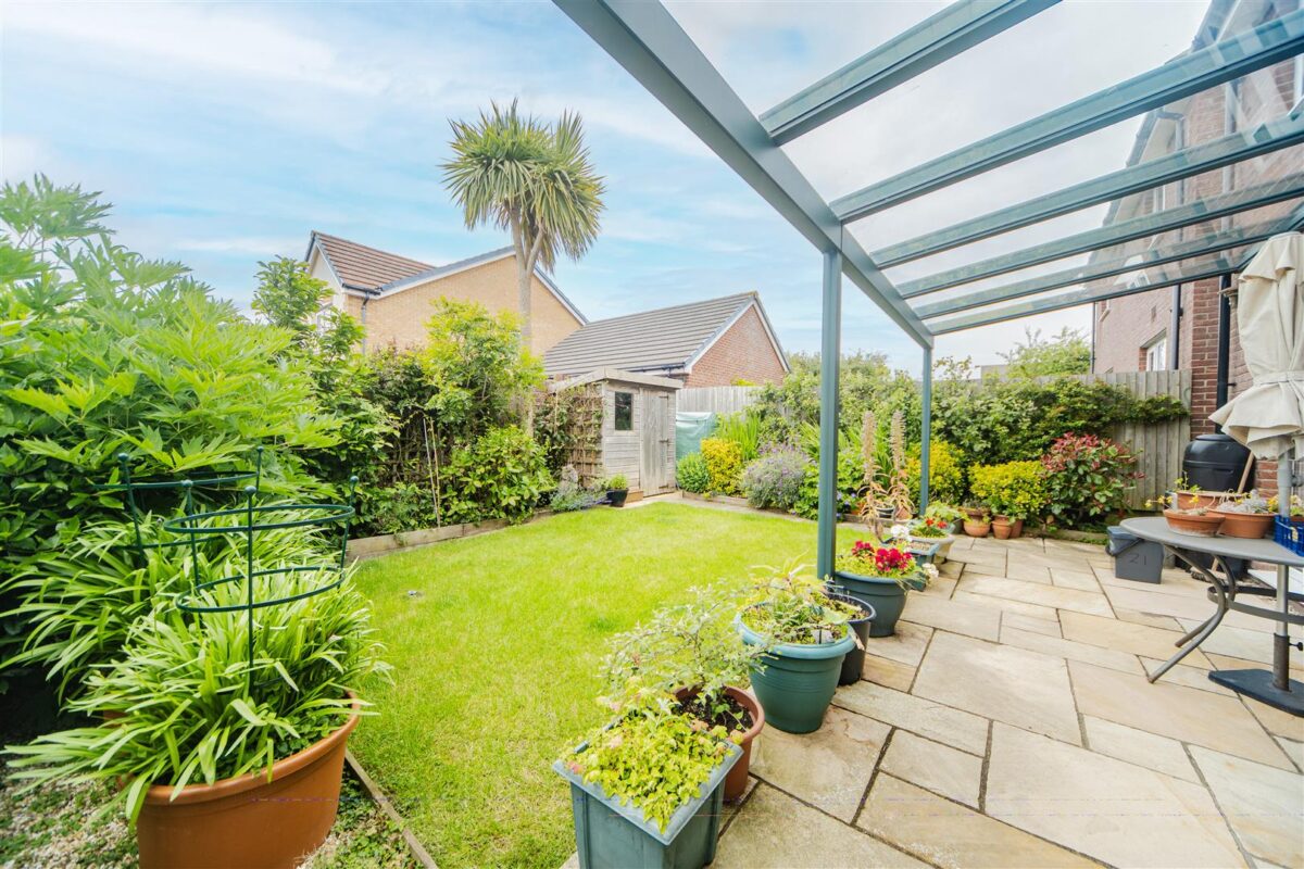 Crib Y Sianel, Rhoose, Barry