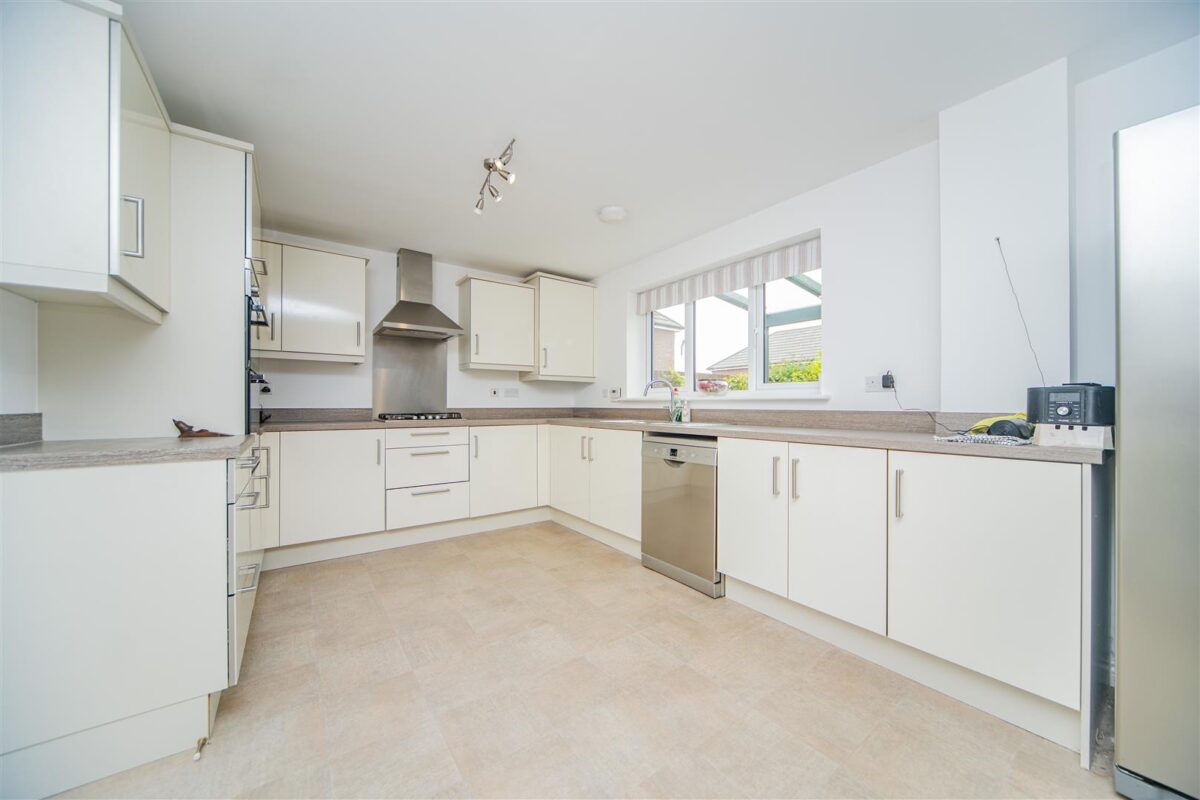 Crib Y Sianel, Rhoose, Barry