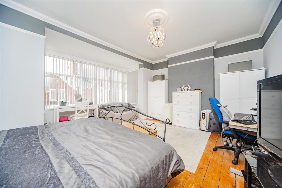 Charles Place, Barry