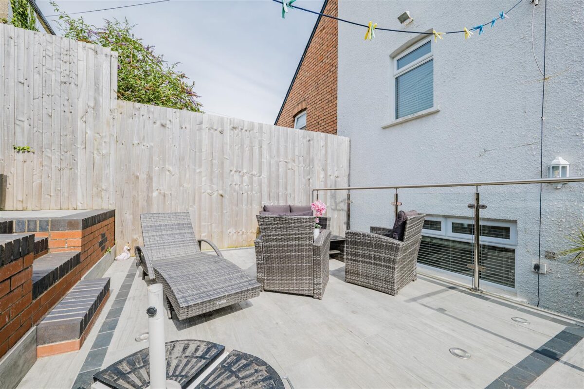 Gladstone Road, Barry