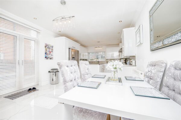 Gladstone Road, Barry