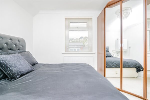 Gladstone Road, Barry