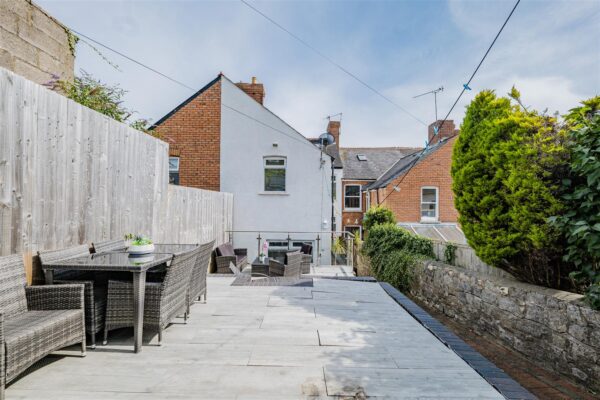 Gladstone Road, Barry