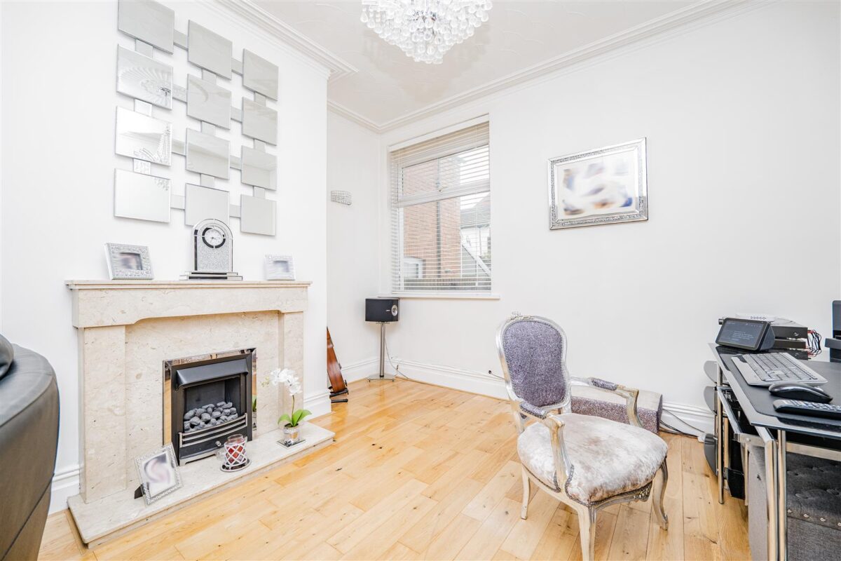 Gladstone Road, Barry